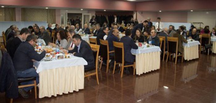 Rektör Çomaklı, üniversite eski yöneticileriyle bir araya geldi