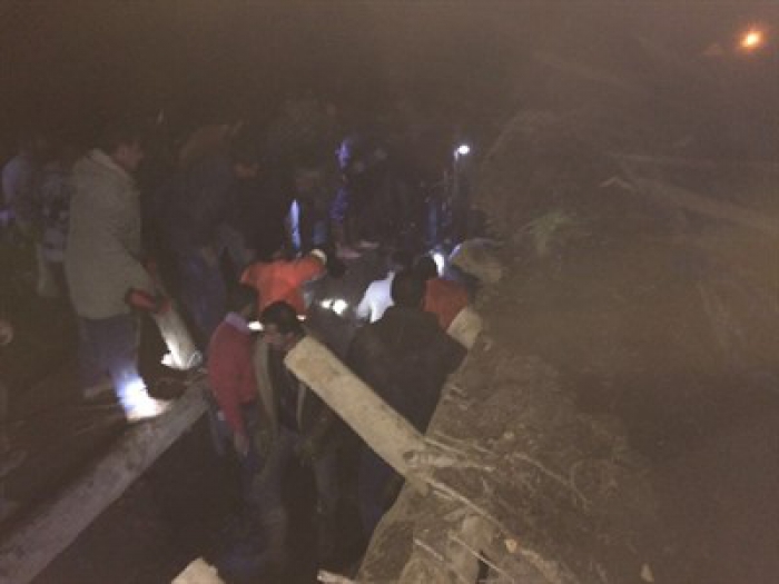 Erzurum'da ahır çöktü 57 hayvan telef oldu