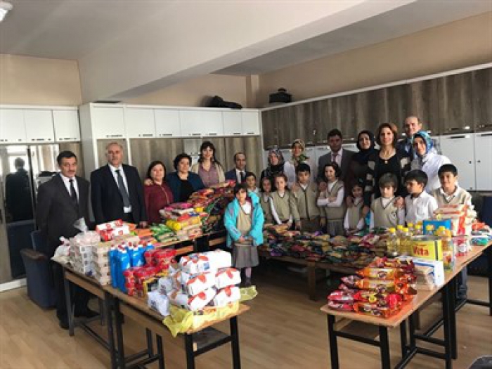 Erzurum'da Öğrenciler bu sefer yardım için yarıştılar..