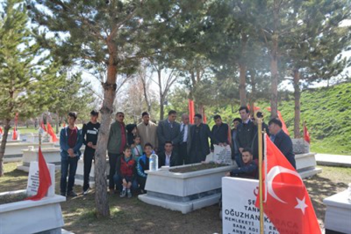 Erzurum'da Engelliler Meclisi Zeytin Dalı Harekâtına destek için tabyalara yürüdü
