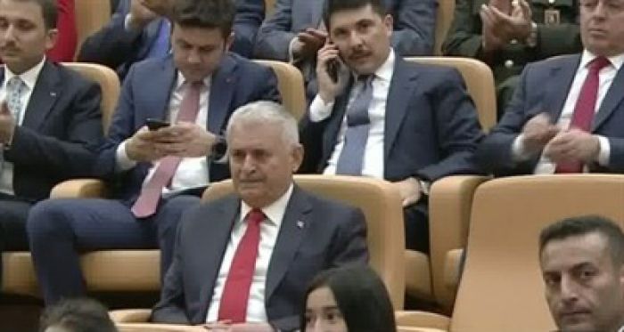 Başkan Erdoğan'dan Yıldırım'a şeref madalyası!