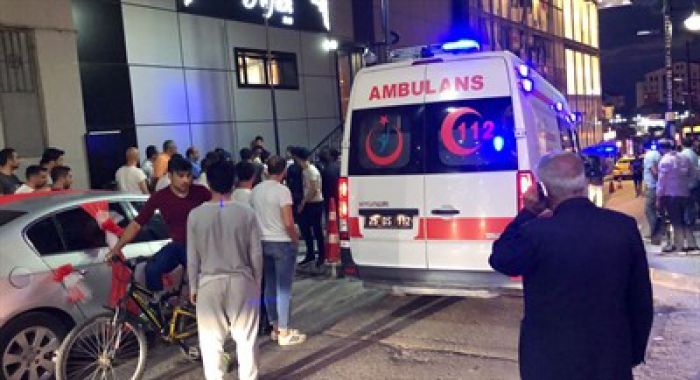 Erzurum'da Düğünde kız ve erkek tarafı birbirine girdi