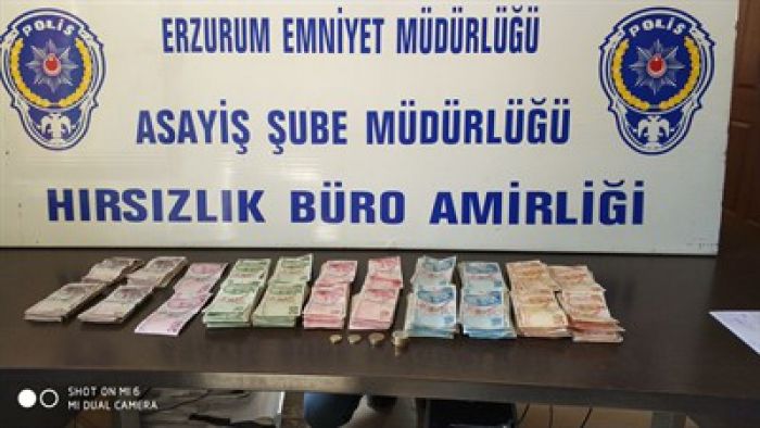 Erzurum'da Polis şüpheli iki kişiyi çaldıkları para ile yakaladı