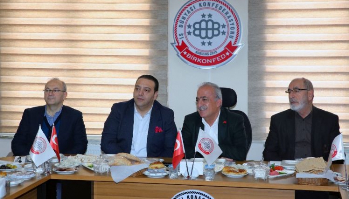 Rektör Çomaklı, BİRKONFED Erzurum Temsilciliği yöneticileri ile bir araya geldi