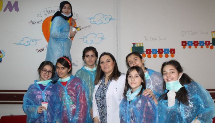 Araştırma Hastanesi Çocuk Polikliniğini Renklendirdiler