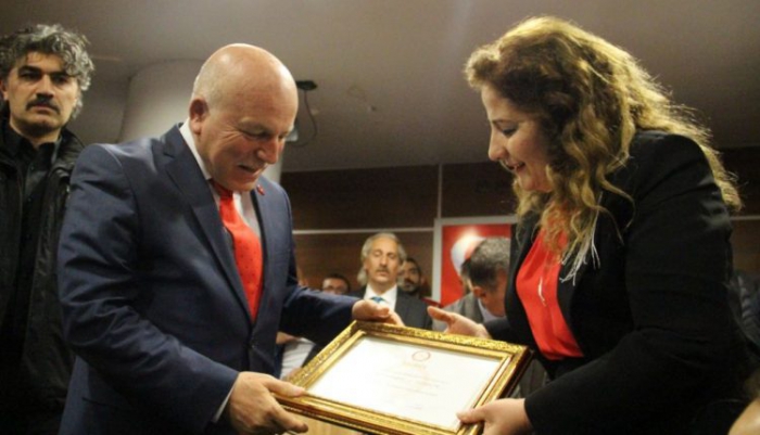 Başkanlar mazbatalarını aldı