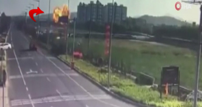 Çin’de savaş uçağı okulun yanına düştü: 2 ölü