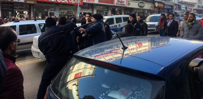 Erzurum’da iki grubun kavgası trafiği kilitledi