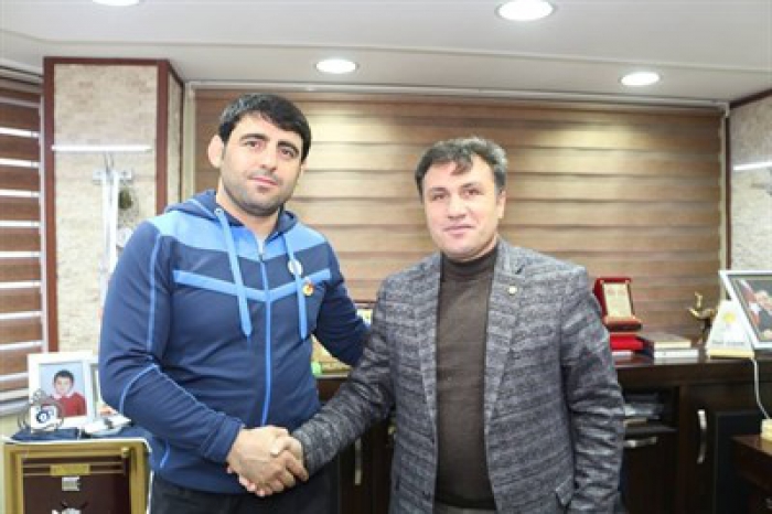 Erzurum'da Milli Güreşçiye Altın ödülü