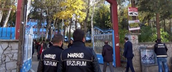 Erzurum'da Narkotik ekiplerinden sokak satıcılarına operasyon