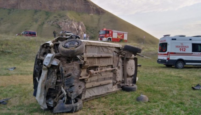 Erzurum’da otomobil takla attı: 3 yaralı
