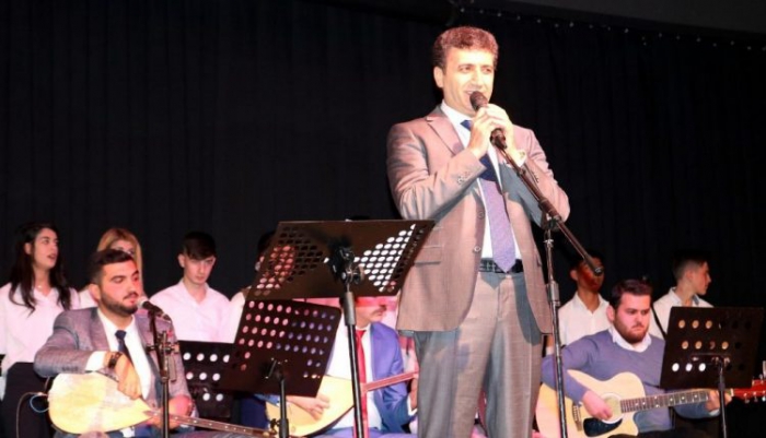 Erzurum Meslek liselilerden şiir ve türkü gecesi