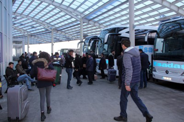 Kar ve tipi Doğu’da yolları kapattı