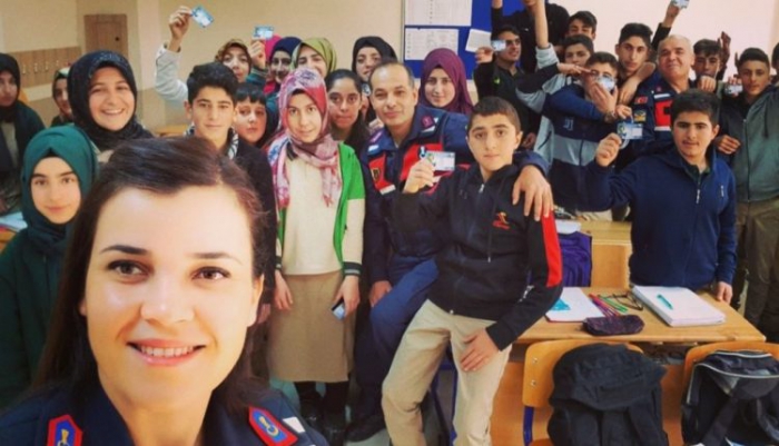 Köprüköy jandarma trafik timleri öğrencilere seminer verdi