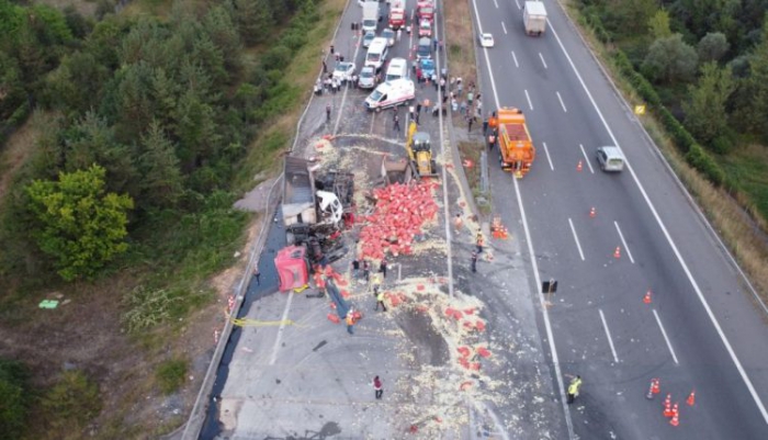 TEM’de zincirleme trafik kazası: 6 yaralı