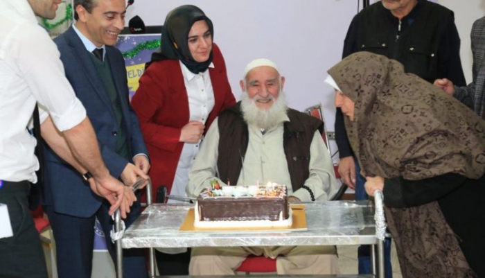 Yaşlı Palyatif Merkezi’nde Yaşlılar Haftası kutlaması