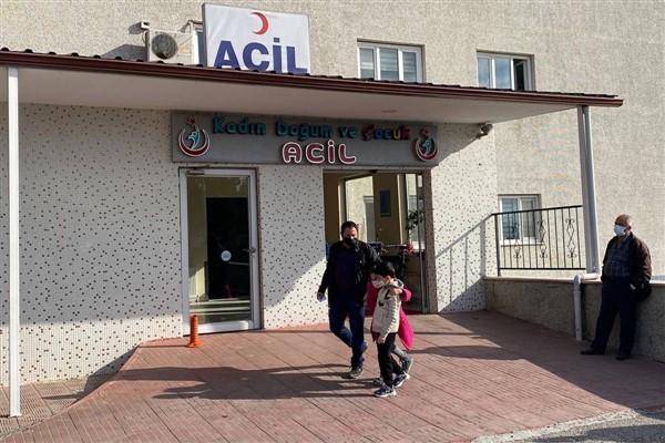 417 öğrenci hastanelik oldu Valilik inceleme başlattı