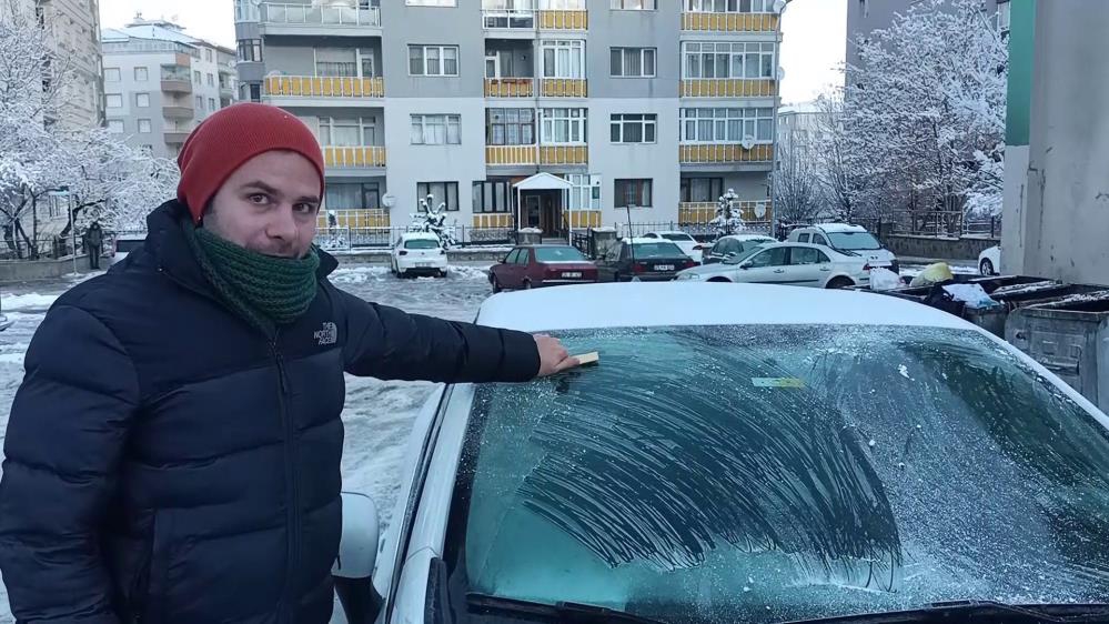 Erzurum gece buz kesti, eksi 14’ü, gördü.