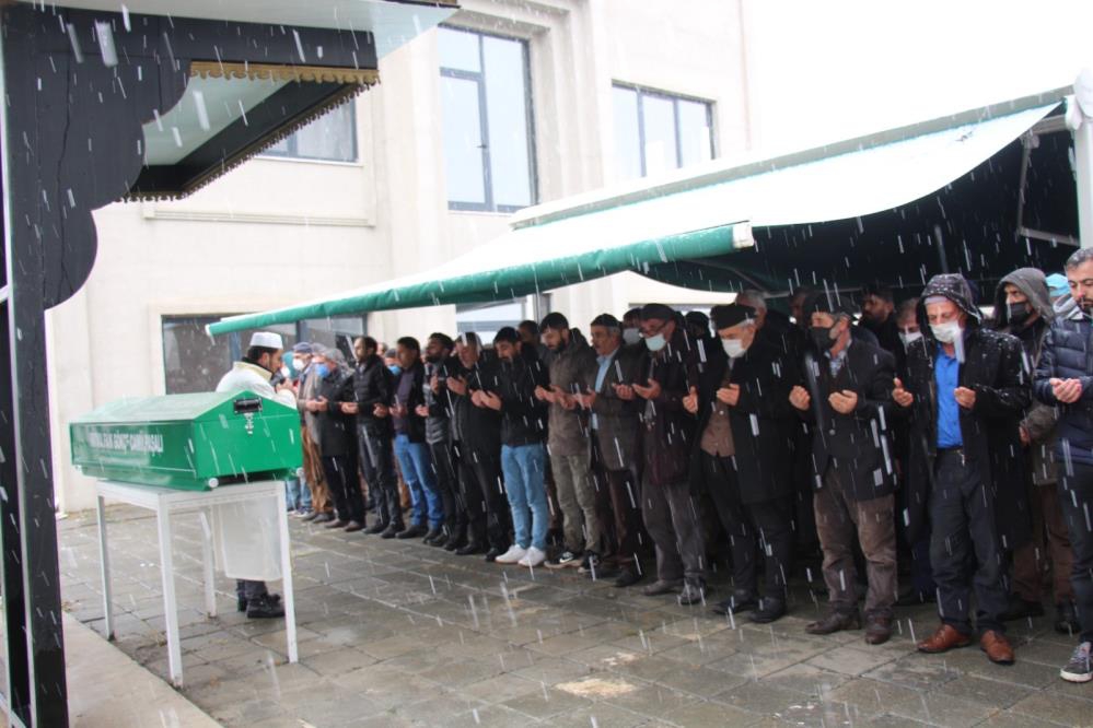 Lodosta çatıdan düşen işçi Erzurum’da son yolculuğuna uğurlandı