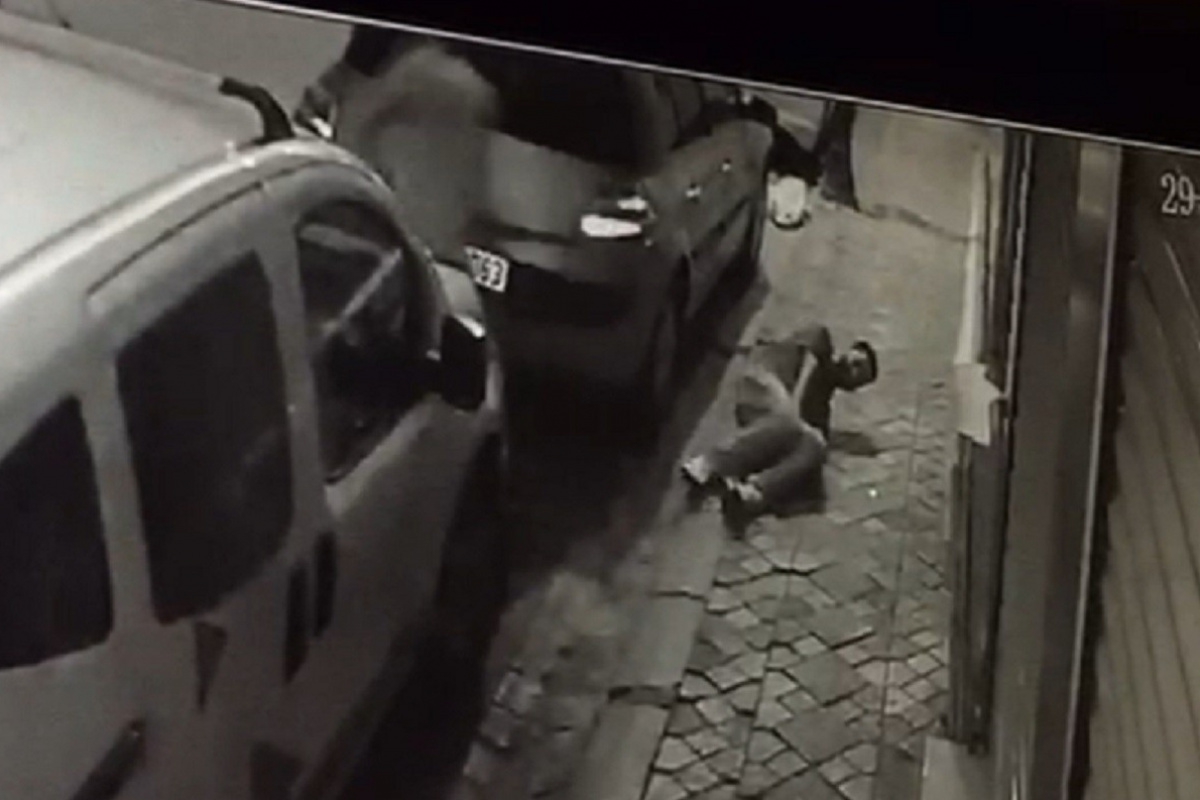 Tartışma silahlı kavgaya döndü! Rastgele açılan ateş yoldan geçeni yaraladı