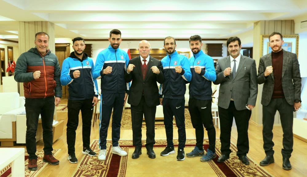 Büyükşehir’in altın yumrukları Ordu’da destan yazdı