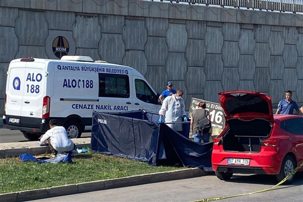34 yaşındaki genç, araç içerisinde ölü bulundu