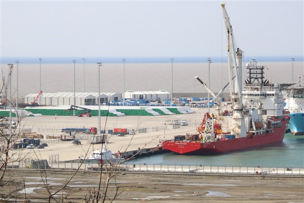 Karadeniz gazı için borular döşenmeye başlandı