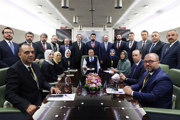 Cumhurbaşkanı Erdoğan, İran dönüşü gazetecilerin sorularını yanıtladı