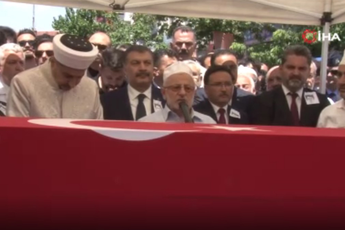 Konya'da uğradığı saldırı sonucu hayatını kaybeden doktor son yolculuğuna uğurlandı