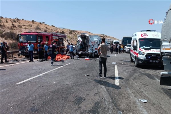 Feci kaza: Kazayı görüp yardıma koşan İhlas Haber Ajansı çalışanı 2 gazeteci hayatını kaybetti