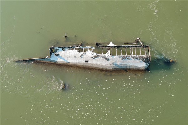 Tuna Nehri'ni kuraklık vurdu: 2. Dünya Savaşı'nda batan gemi ortaya çıktı