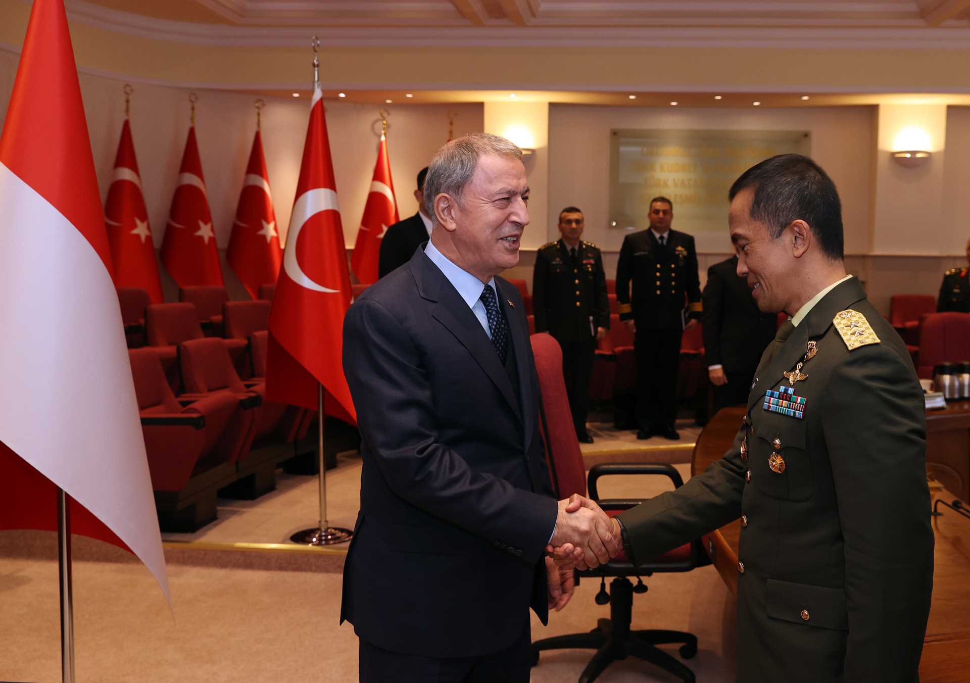 Millî Savunma Bakanı Hulusi Akar, Endonezya Savunma Bakanlığı Heyetini Kabul Etti