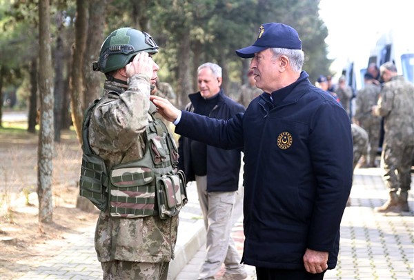 Millî Savunma Bakanı Hulusi Akar ve Beraberindeki TSK Komuta Kademesi, “Rüzgâr Alayı” Olarak da Bilinen 5’inci Komando Alay Komutanlığında İnceleme ve Denetlemelerde Bulundu