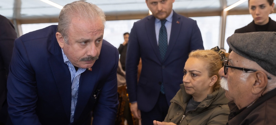 TBMM BAŞKANI ŞENTOP, DEPREMZEDE VATANDAŞLARLA İSTANBUL’DA BULUŞTU