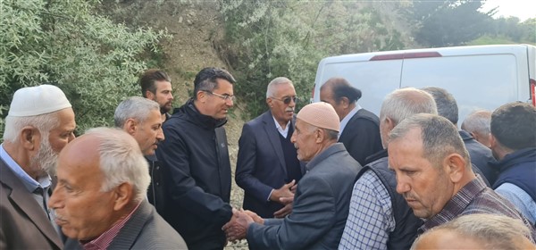 Vali Memiş, Hatay'da Vatandaşların Bayramını Kutladı, Depremde Hayatını Kaybedenler İçin Dua Etti